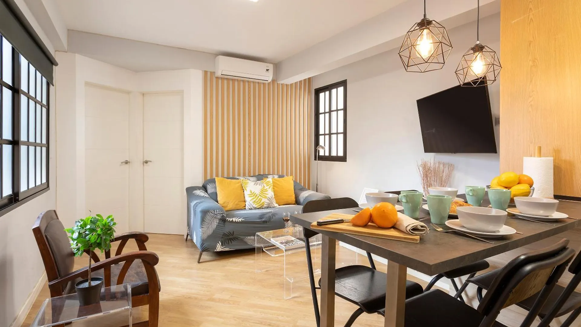 Coqueto Apartamento Junto A Calle Larios By Rent Me Малага
