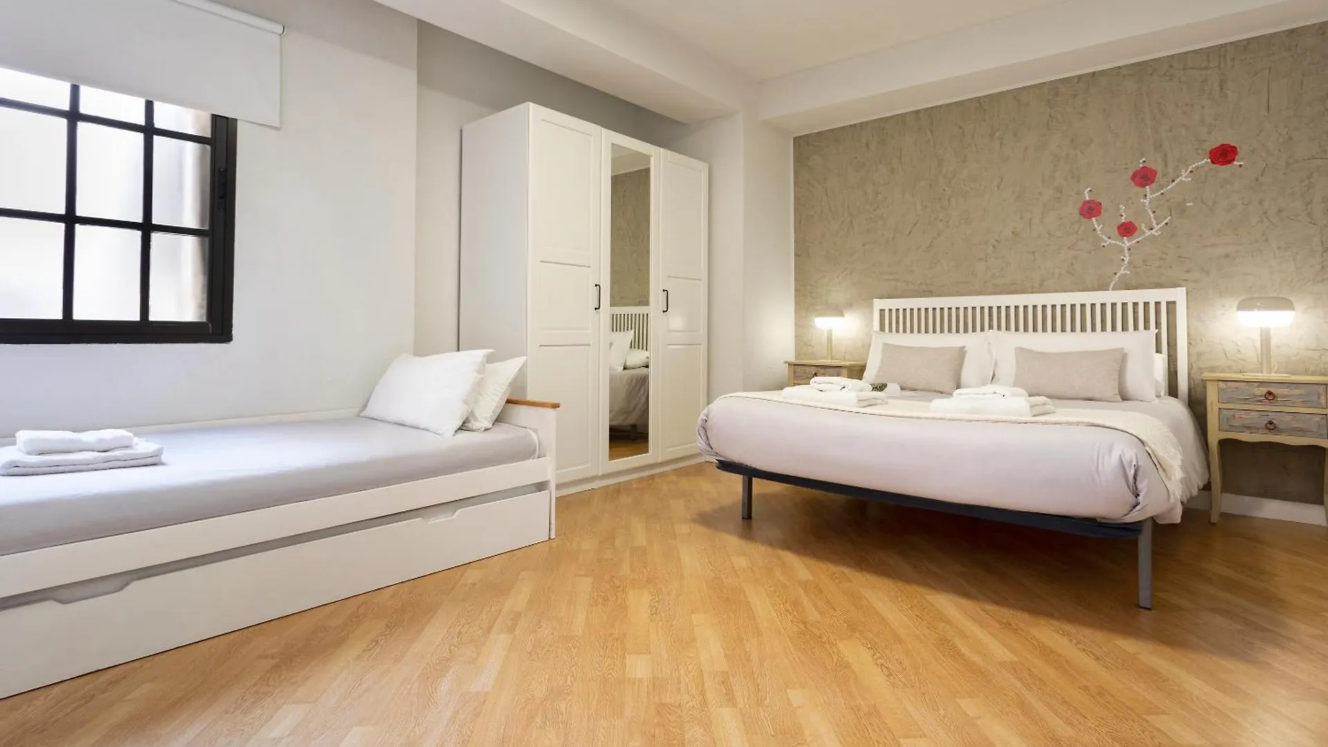 Coqueto Apartamento Junto A Calle Larios By Rent Me Малага