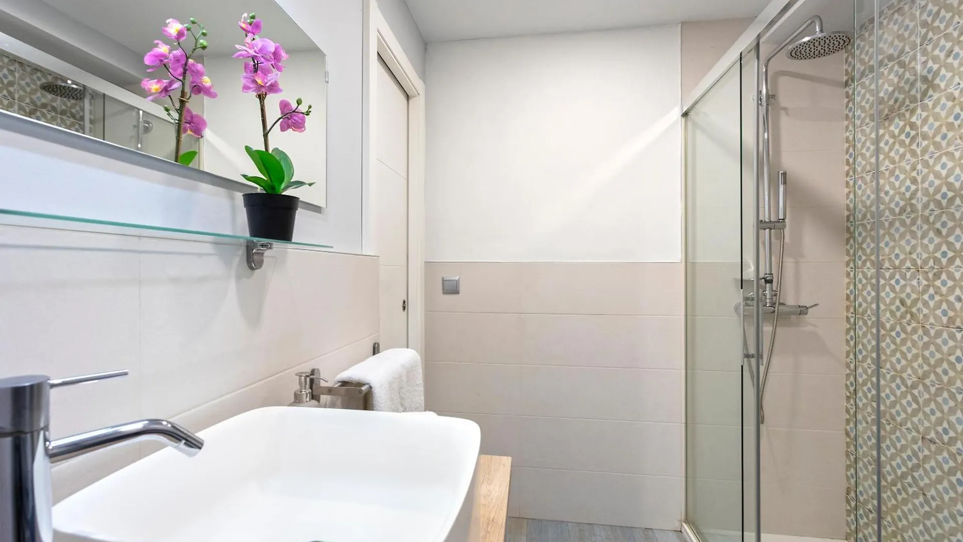 Апартаменты Coqueto Apartamento Junto A Calle Larios By Rent Me Малага Испания